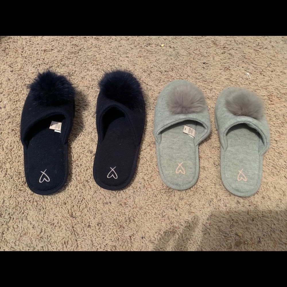 VS Pom Pom slippers set of 2 navy and gray